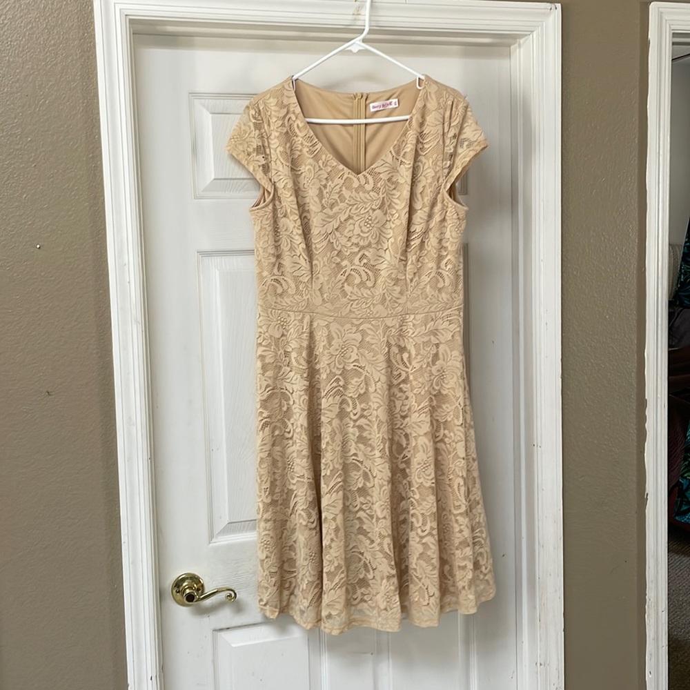 NEVER BEEN WORN formal dining dress